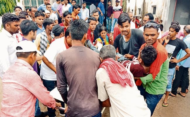 औरंगाबाद : अंतिम संस्कार करने श्मशान घाट पर गये चार लोगों की वज्रपात से मौत