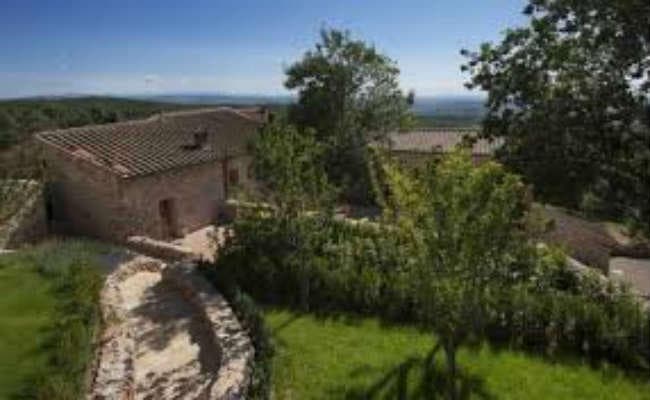 गांव में शौचालय नहीं और मुखिया को मिल गया प्रशस्ति-पत्र