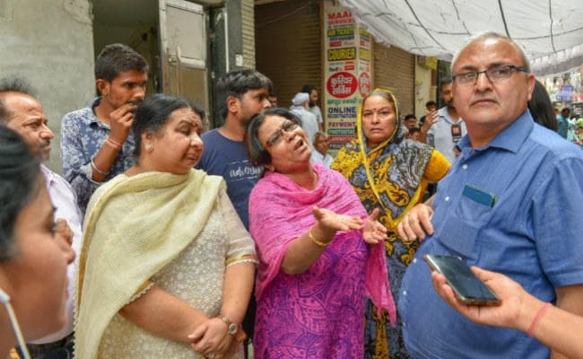 बुराड़ी : 11 रहस्यमय मौत में 11 पाइप का जुड़ा नया एंगल, आंखें दान करने का निर्णय
