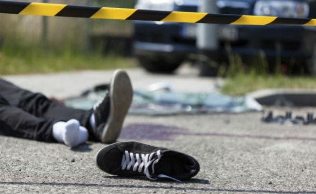 सड़क दुर्घटना में एक ही परिवार के 13 लोग गंभीर रूप से घायल, तीन रेफर