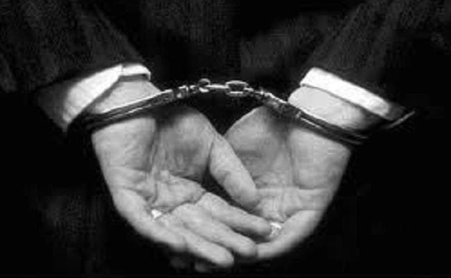 मधुबनी : फर्जी आईआरएस अधिकारी गिरफ्तार