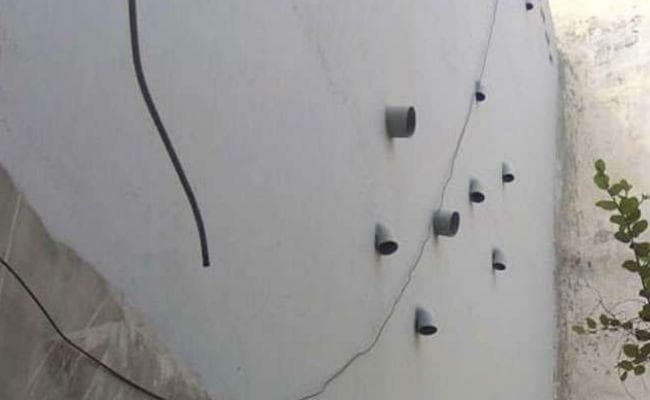 बुराड़ी कांड: 11 पाइप, 11 ऐंगल, 11 खिड़कियां और 11 शव, आखिर क्या है 11 का राज ?