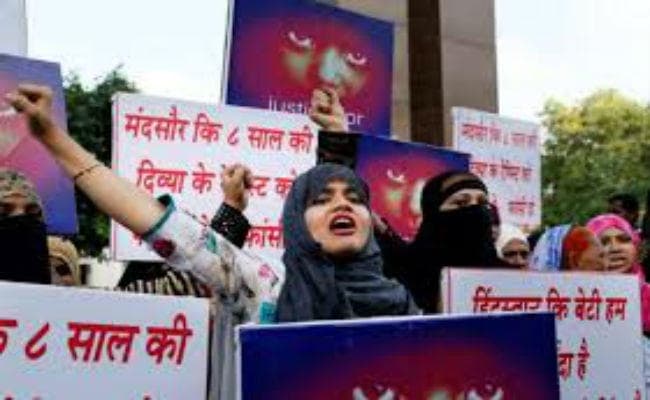 एक सप्ताह बाद आईसीयू से बाहर आयी मंदसौर गैंगरेप की शिकार बच्ची