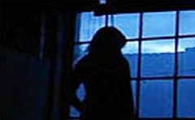 हाई प्रोफाइल सेक्स रैकेट का भंडाफोड़, होटल के कमरे से आपत्तिजनक सामान बरामद, छह गिरफ्तार