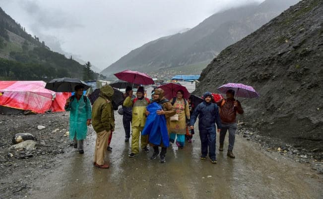 अमरनाथ यात्रा मार्ग पर भूस्खलन, पांच श्रद्धालुओं की मौत