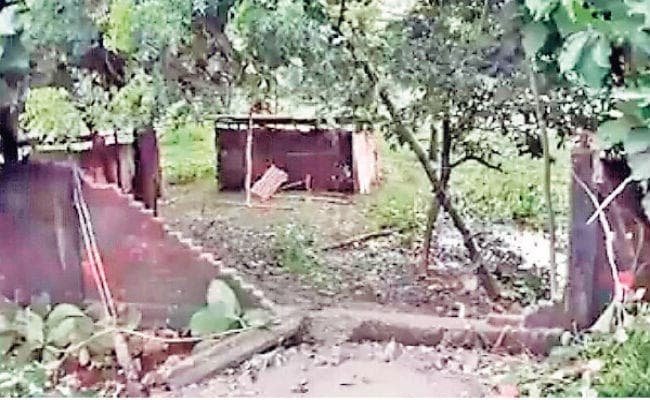 सिलीगुड़ी : गौशाला की जमीन पर भू-माफिया की नजर, बदमाशों ने रातोंरात करवाया दो घरों का निर्माण