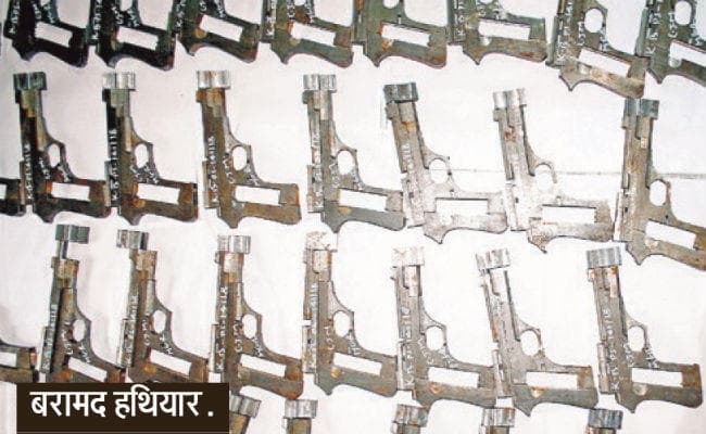 बंगाल से पिस्टल बॉडी लाकर मुंगेर में देते हैं फिनिशिंग टच