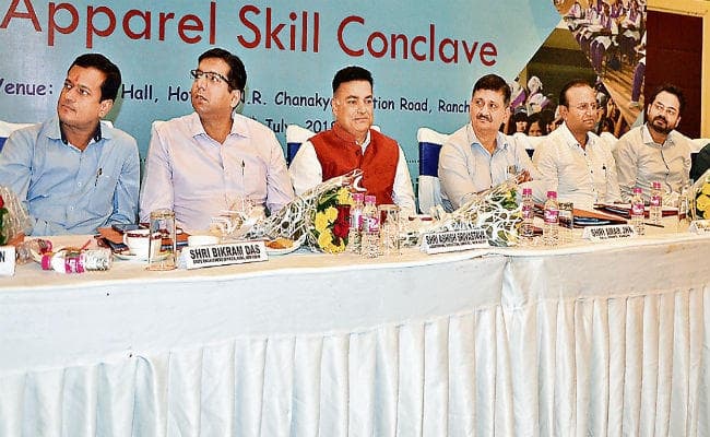 रांची : कौशल विकास मिशन के एमडी रवि रंजन ने कहा, प्रशिक्षु युवाओं की मजबूरी का लाभ न उठाएं कंपनियां