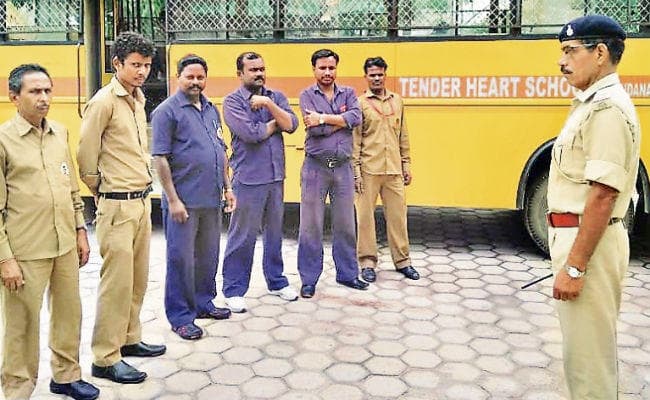 ट्रैफिक पुलिस ने स्कूल खुला रखने की अपील की, पर रांची के अधिकतर स्कूल आज बंद