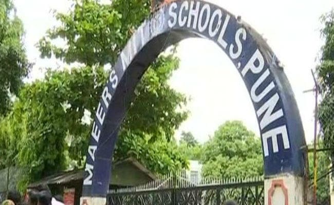 ये क्या! स्कूल का तुगलकी फरमान, लड़कियों को खास रंग के इनर वियर पहनने के दिये निर्देश