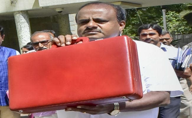 कर्नाटक का नया नाटक : पेट्रोल-डीजल और देसी शराब का दाम बढ़ाकर किसानों का कर्ज माफ करेगी सरकार