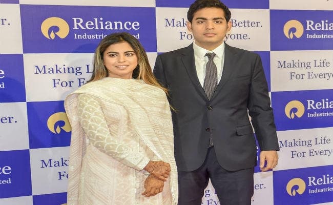 रिलायंस का ‘मानसून हंगामा'', 501 रुपये में  ले जाइए पुराने फीचर फोन के बदले नया जियोफोन