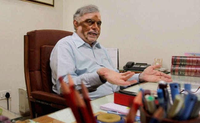 मिसाल : ट्रैफिक रूल तोड़ने पर केरल के राज्यपाल ने भरा जुर्माना