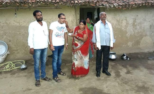 चौपारण : गांव के किसान का बेटा बना वैज्ञानिक, पूरे गांव में हर्ष का माहौल