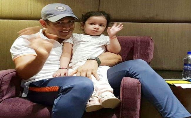 Cute जीवा ने धौनी के लिए गाया गाना, ''पापा आप बूढ़े हो रहे हो, देखें VIDEO