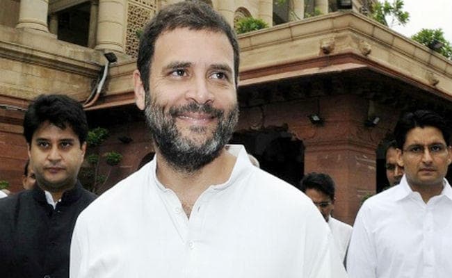 राहुल गांधी ने धौनी को जन्मदिन की बधाई दी