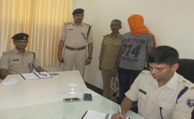 नवविवाहिता का सिर काटनेवाला पति गिरफ्तार, 6 दिन पहले ही गउना करा पत्नी को लाया था अपने घर