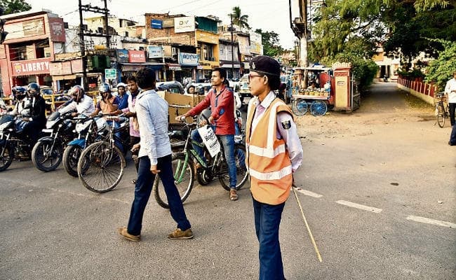 एक सप्ताह के लिए रात 10 से सुबह छह बजे तक करबिगहिया से मीठापुर बस स्टैंड की ओर नो इंट्री