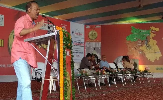 VIDEO: प्रभात खबर प्रतिभा सम्मान समारोह: प्रतिभाशाली विद्यार्थियों को किया जा रहा है सम्मानित