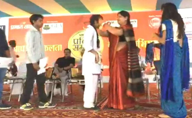 प्रभात खबर प्रतिभा सम्‍मान : खचाखच भरे दीक्षांत मंडप में सम्मान पाकर गदगद हुए विद्यार्थी