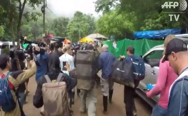थाईलैंड : गुफा में फंसे 12 में से 6 बच्चों को बाहर निकाला गया