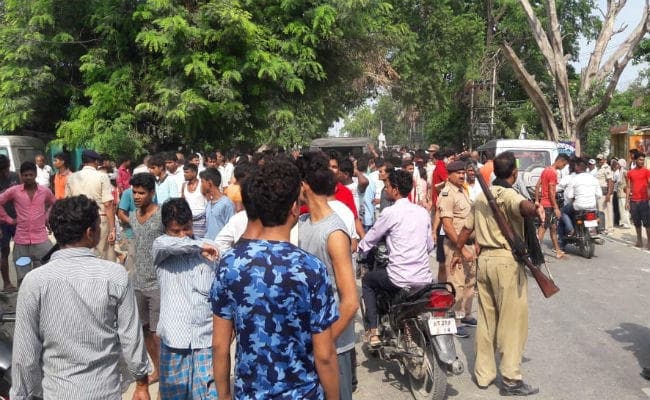 भीड़ ने लुटेरे को पीट-पीट कर मार डाला, दूसरे की हालत गंभीर