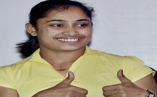 दीपा ने जिम्नास्टिक्स विश्व कप में स्वर्ण पदक जीता, पीएम मोदी और खेल मंत्री ने बधाई दी