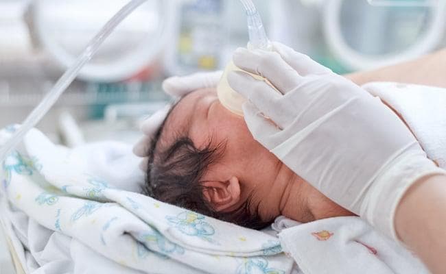 आॅक्सीजन के अभाव में डेढ़ घंटे तड़पता रहा नवजात, गयी जान