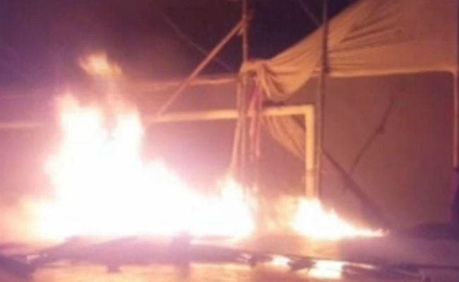 भोजपुरी फिल्म अभिनेत्री के नहीं पहुंचने पर लोगों ने जम कर काटा बवाल