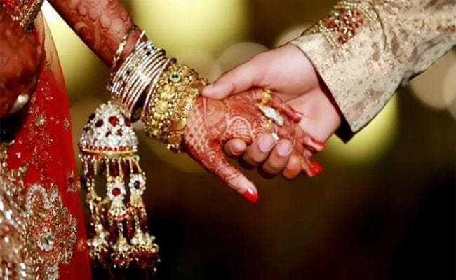 तलाक पीड़ित महिला ने बताया अपना दर्द ससुर के बाद देवर से हलाला की शर्त, सख्त कानून की मांग की