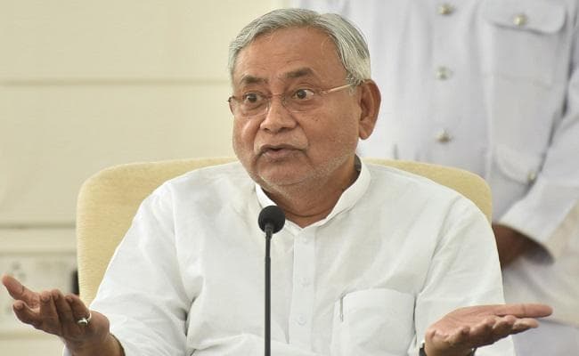 जेल में बंद विहिप और बजरंग दल के कार्यकर्ताओं से गिरिराज की मुलाकात पर नीतीश ने दी यह प्रतिक्रिया