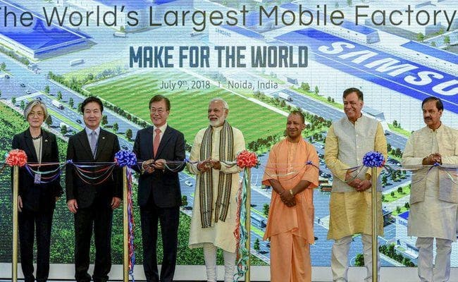 नोएडा में मोदी और मून ने किया सैमसंग की सबसे बड़ी मोबाइल फैक्ट्री का उद्घाटन