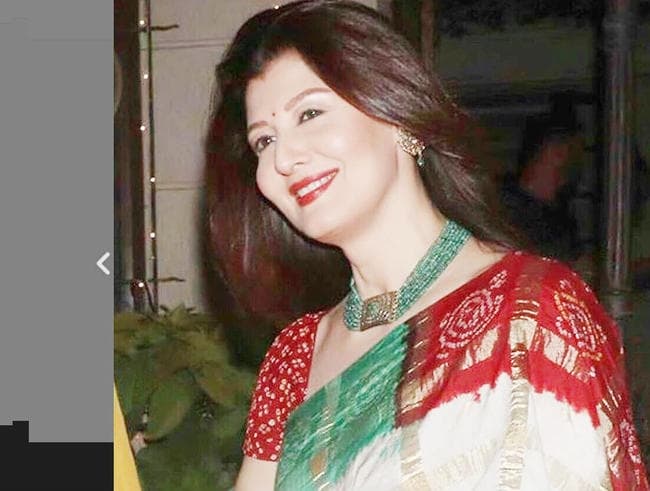 Happy Birthday : तसवीरों में देखें संगीता बिजलानी का ''सेक्‍सी लुक''