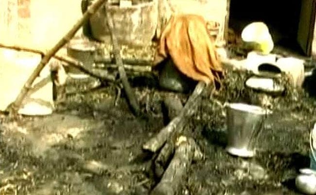 गैस सिलिंडर विस्फोट से दो मंजिला विवाह भवन ध्वस्त, तीन लोग मरे