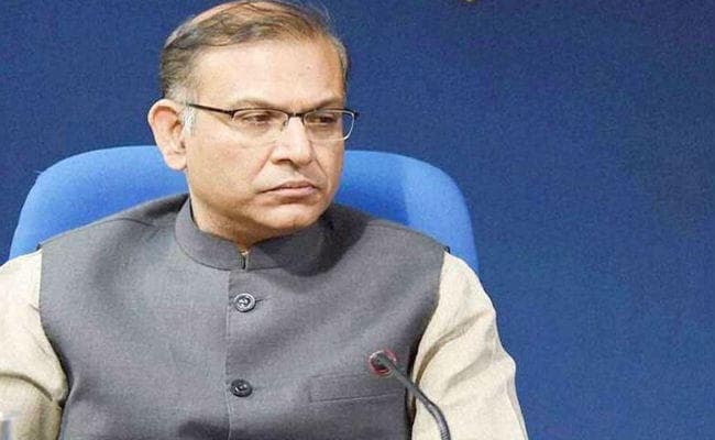 42 पूर्व नौकरशाहों ने जयन्त सिन्हा को मंत्रिमंडल से हटाये जाने की मांग की