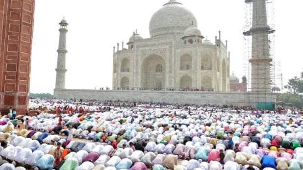 ताजमहल स्थित मस्जिद में नमाज नहीं पढ़ सकेंगे बाहरी