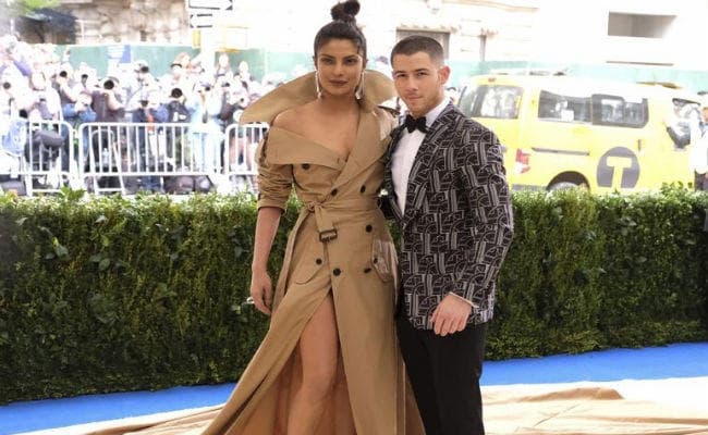 प्रियंका चोपड़ा और निक जोनस का ड्वेन जॉनसन कनेक्शन जानते हैं आप?