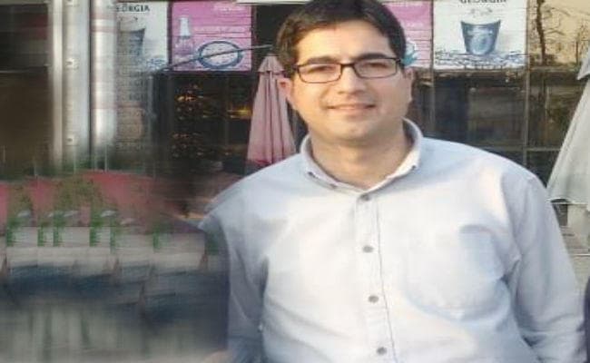 J&K : बलात्कार पर ट्वीट को लेकर 2010 के UPSC टॉपर फैसल के खिलाफ कार्रवाई