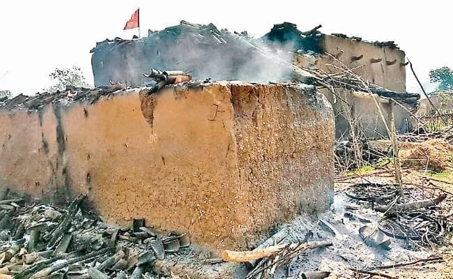 भवनाथपुर : डायन बिसाही के आरोप में हत्या का मामला, भड़के लोगों ने छह आरोपियों के घर फूंके