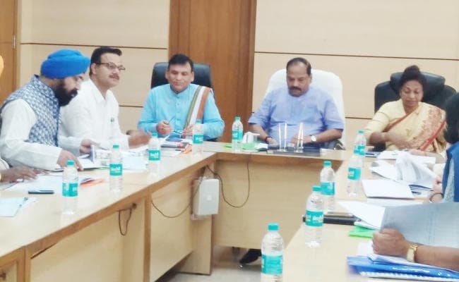 समीक्षा बैठक में सेठी ने उठाया 1984 दंगा पीड़ितों के मुआवजा का मुद्दा