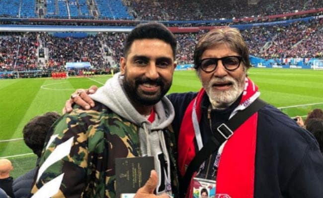 FIFA WORLD CUP : अमिताभ -अभिषेक ने स्टेडियम में लिया सेमीफाइनल मैच का मजा