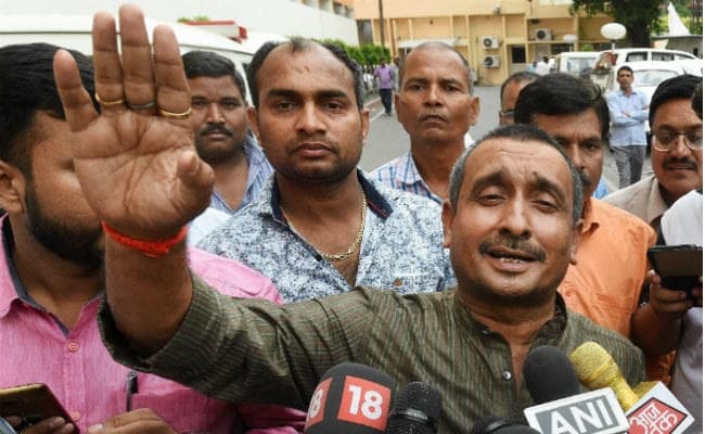 उन्नाव रेप केस : सीबीआई ने दाखिल किया चार्जशीट, भाजपा विधायक सेंगर आरोपी बनाये गये