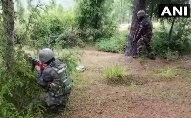 कुपवाड़ा में आतंकियों के साथ मुठभेड़ में एक जवान शहीद, एक घायल