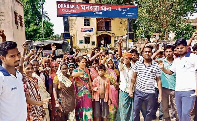 .....जब तालाब से पानी लेने पर महिला को पीटा, किया दुष्कर्म का प्रयास