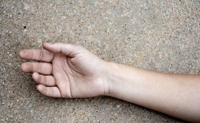 पतरातू :  पानी भरे गड्ढे में डूबने से बच्चे की मौत, पिता को हत्या की आशंका