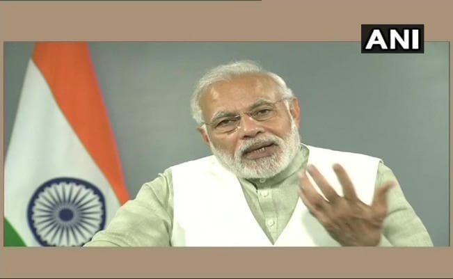 महिलाओं को आर्थिक रूप से आत्मनिर्भर बनाने को सरकार प्रतिबद्ध : मोदी