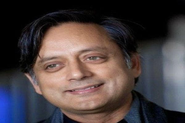 #HinduPakistan अपने बयान पर अड़े शशि थरूर, ट्‌वीट कर दिया स्पष्टीकरण