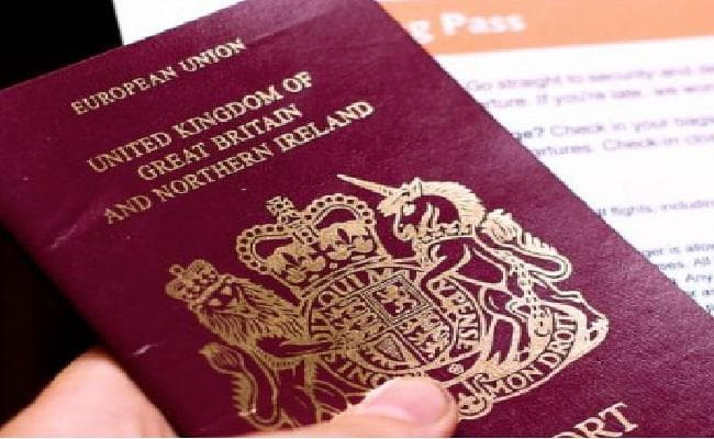 ब्रिटिश नागरिक भारत पहुंचे , नहीं मिली प्रवेश की अनुमति