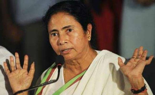 मिशनरीज के बचाव में उतरीं ममता बनर्जी, कहा : मदर टेरेसा की संस्था को बदनाम कर रही भाजपा