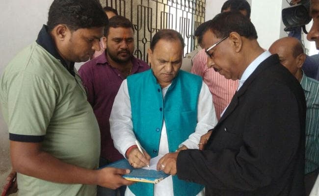 RANCHI : झारखंड के नगर विकास मंत्री सीपी सिंह कोर्ट में पेश